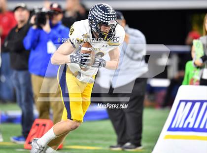 Thumbnail 2 in Manvel vs. Highland Park (UIL 5A Division 1 Final) photogallery.