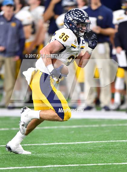 Thumbnail 2 in Manvel vs. Highland Park (UIL 5A Division 1 Final) photogallery.