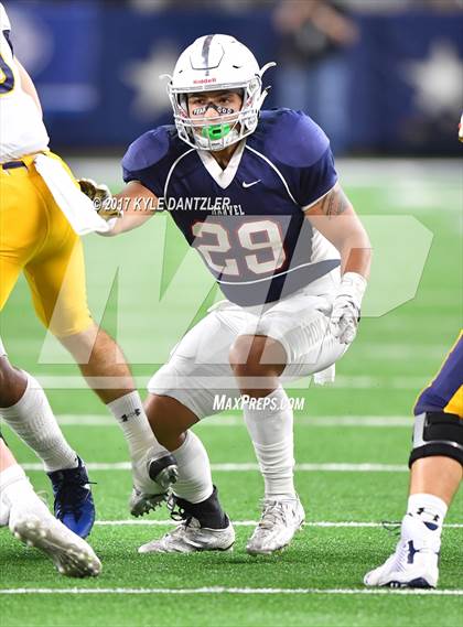 Thumbnail 1 in Manvel vs. Highland Park (UIL 5A Division 1 Final) photogallery.