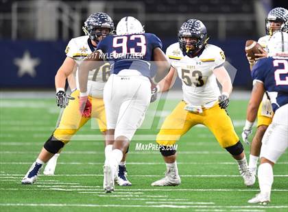Thumbnail 2 in Manvel vs. Highland Park (UIL 5A Division 1 Final) photogallery.