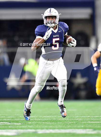 Thumbnail 2 in Manvel vs. Highland Park (UIL 5A Division 1 Final) photogallery.