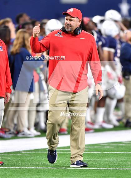 Thumbnail 2 in Manvel vs. Highland Park (UIL 5A Division 1 Final) photogallery.