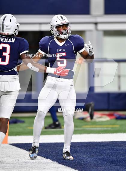 Thumbnail 2 in Manvel vs. Highland Park (UIL 5A Division 1 Final) photogallery.