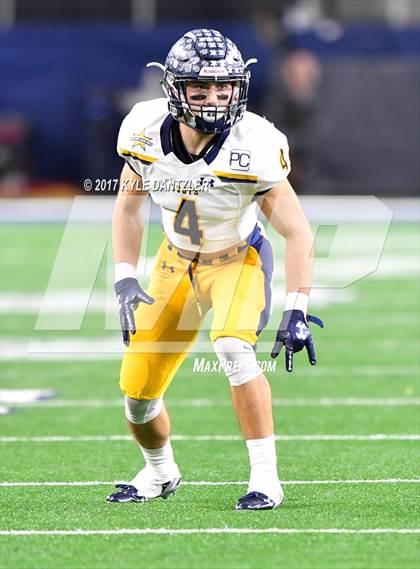 Thumbnail 1 in Manvel vs. Highland Park (UIL 5A Division 1 Final) photogallery.