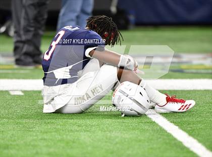 Thumbnail 2 in Manvel vs. Highland Park (UIL 5A Division 1 Final) photogallery.
