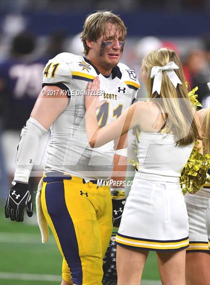 Thumbnail 2 in Manvel vs. Highland Park (UIL 5A Division 1 Final) photogallery.