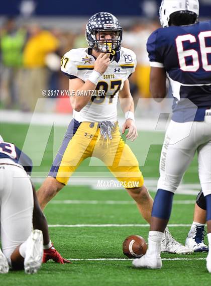 Thumbnail 2 in Manvel vs. Highland Park (UIL 5A Division 1 Final) photogallery.