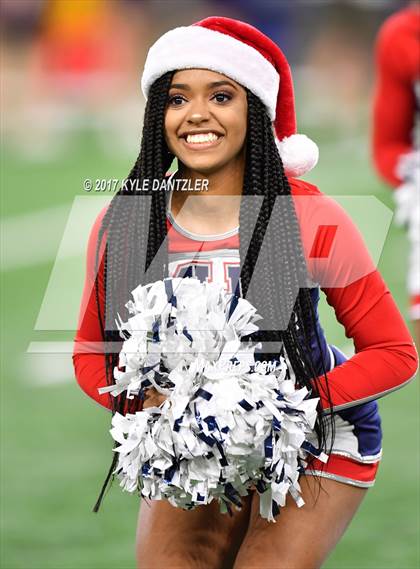 Thumbnail 1 in Manvel vs. Highland Park (UIL 5A Division 1 Final) photogallery.