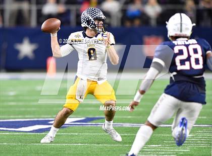 Thumbnail 1 in Manvel vs. Highland Park (UIL 5A Division 1 Final) photogallery.