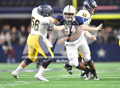 Thumbnail 1 in Manvel vs. Highland Park (UIL 5A Division 1 Final) photogallery.