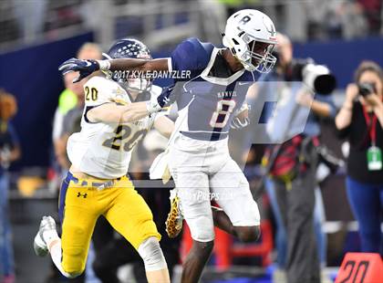 Thumbnail 3 in Manvel vs. Highland Park (UIL 5A Division 1 Final) photogallery.