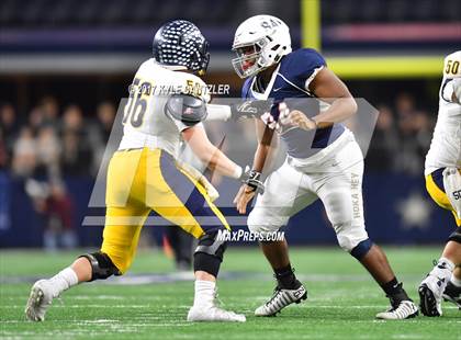 Thumbnail 2 in Manvel vs. Highland Park (UIL 5A Division 1 Final) photogallery.