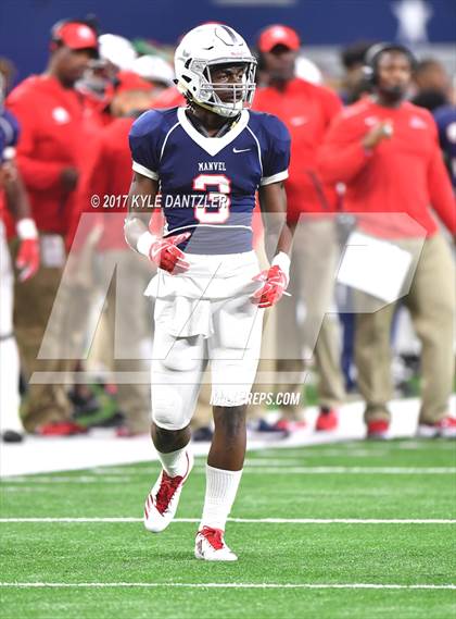 Thumbnail 2 in Manvel vs. Highland Park (UIL 5A Division 1 Final) photogallery.