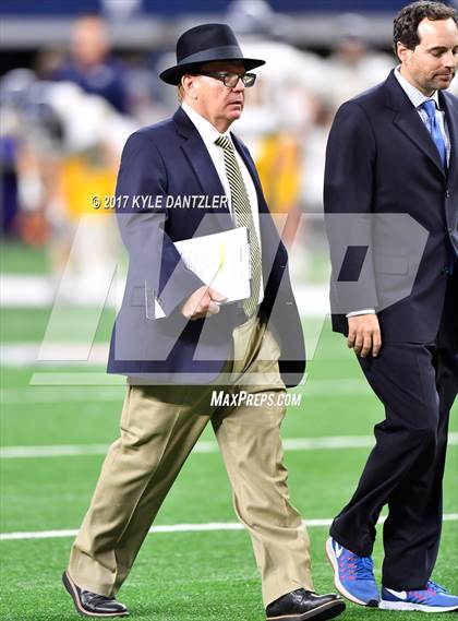 Thumbnail 2 in Manvel vs. Highland Park (UIL 5A Division 1 Final) photogallery.