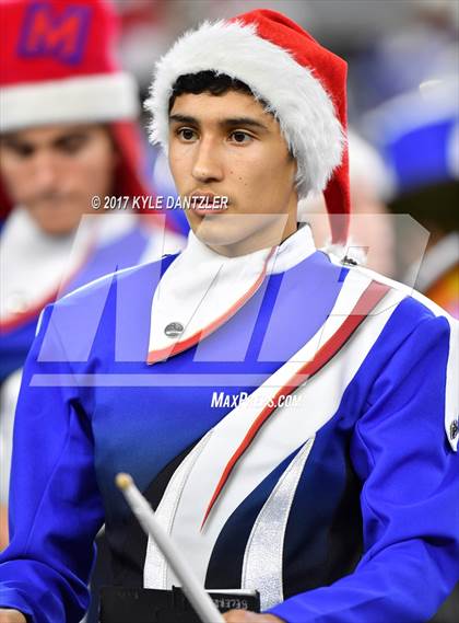 Thumbnail 3 in Manvel vs. Highland Park (UIL 5A Division 1 Final) photogallery.