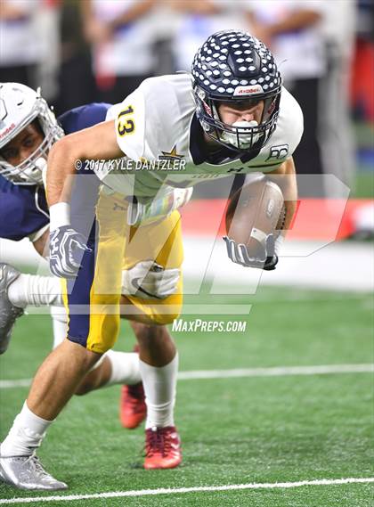 Thumbnail 2 in Manvel vs. Highland Park (UIL 5A Division 1 Final) photogallery.