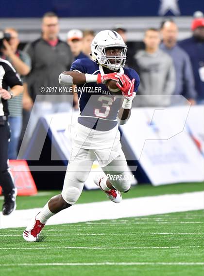 Thumbnail 1 in Manvel vs. Highland Park (UIL 5A Division 1 Final) photogallery.