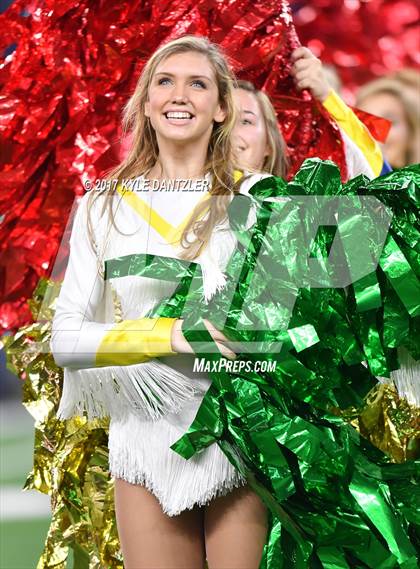 Thumbnail 2 in Manvel vs. Highland Park (UIL 5A Division 1 Final) photogallery.