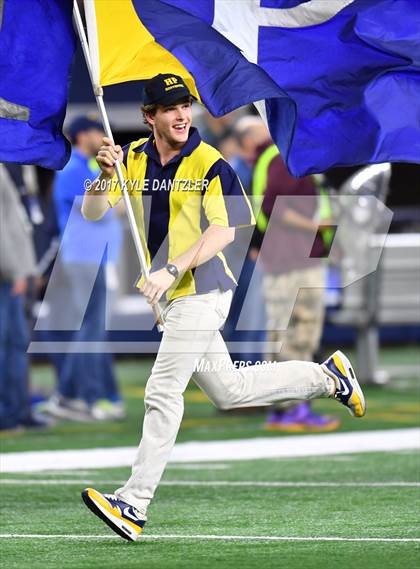 Thumbnail 1 in Manvel vs. Highland Park (UIL 5A Division 1 Final) photogallery.
