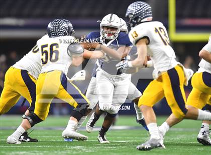 Thumbnail 3 in Manvel vs. Highland Park (UIL 5A Division 1 Final) photogallery.