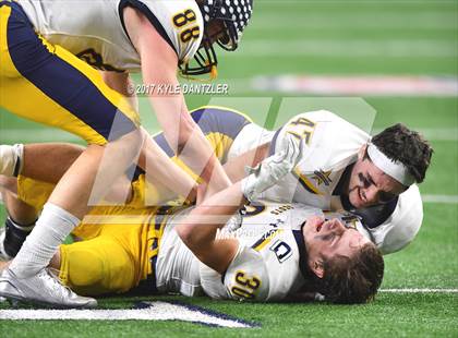 Thumbnail 1 in Manvel vs. Highland Park (UIL 5A Division 1 Final) photogallery.
