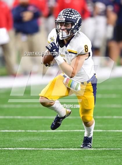 Thumbnail 3 in Manvel vs. Highland Park (UIL 5A Division 1 Final) photogallery.