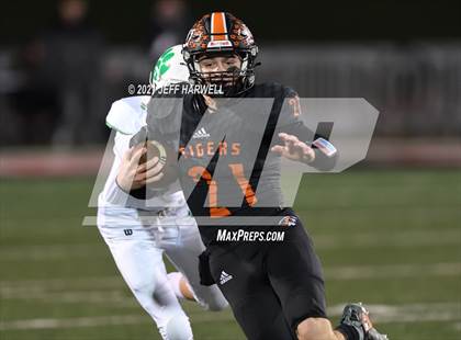 Thumbnail 2 in Mogadore vs. Springfield (OHSAA D6 Regional Final) photogallery.