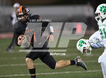 Thumbnail 3 in Mogadore vs. Springfield (OHSAA D6 Regional Final) photogallery.