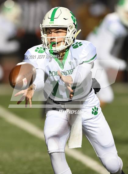 Thumbnail 3 in Mogadore vs. Springfield (OHSAA D6 Regional Final) photogallery.