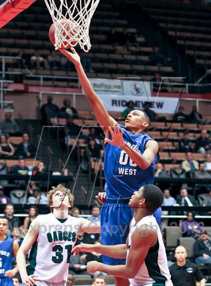 Thumbnail 2 in Hanford West vs Garces (CIF CS D2 Final) photogallery.