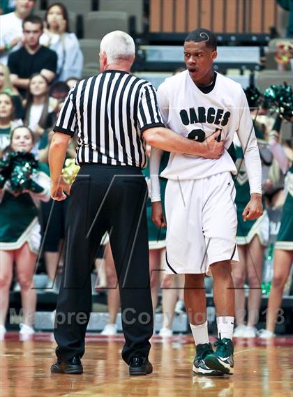 Thumbnail 2 in Hanford West vs Garces (CIF CS D2 Final) photogallery.