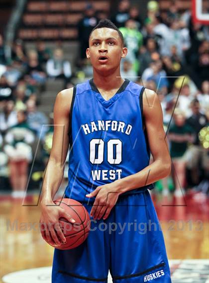 Thumbnail 3 in Hanford West vs Garces (CIF CS D2 Final) photogallery.