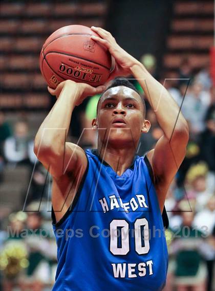 Thumbnail 3 in Hanford West vs Garces (CIF CS D2 Final) photogallery.