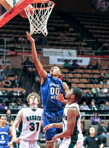 Thumbnail 3 in Hanford West vs Garces (CIF CS D2 Final) photogallery.