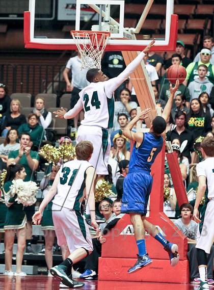 Thumbnail 2 in Hanford West vs Garces (CIF CS D2 Final) photogallery.