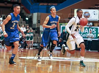 Thumbnail 3 in Hanford West vs Garces (CIF CS D2 Final) photogallery.