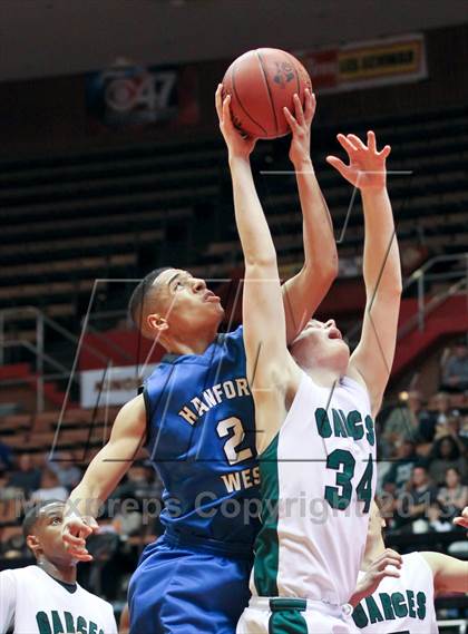 Thumbnail 2 in Hanford West vs Garces (CIF CS D2 Final) photogallery.