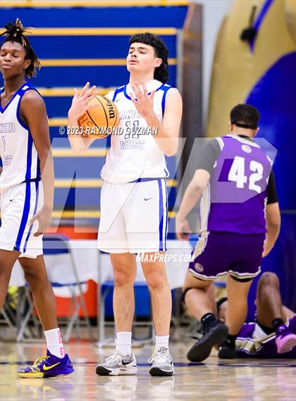Thumbnail 3 in Ridgeview vs Hanford West (Clovis Elks Classic) photogallery.