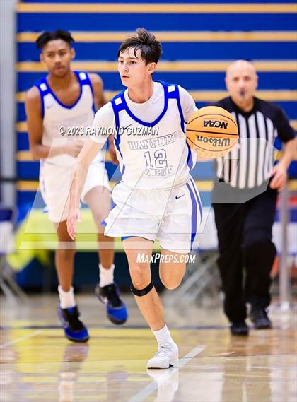Thumbnail 3 in Ridgeview vs Hanford West (Clovis Elks Classic) photogallery.
