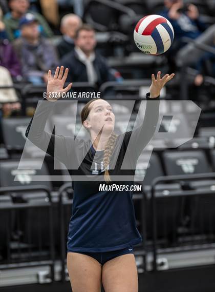Thumbnail 2 in Corner Canyon vs. Weber (UHSAA 6A Second Round) photogallery.