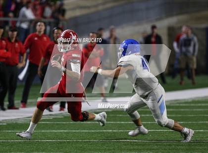 Thumbnail 1 in Norco Cougars vs. Orange Lutheran Lancers photogallery.