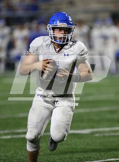 Thumbnail 2 in Norco Cougars vs. Orange Lutheran Lancers photogallery.