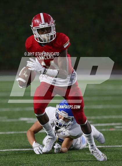 Thumbnail 1 in Norco Cougars vs. Orange Lutheran Lancers photogallery.