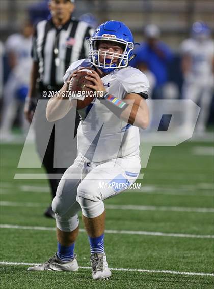 Thumbnail 3 in Norco Cougars vs. Orange Lutheran Lancers photogallery.