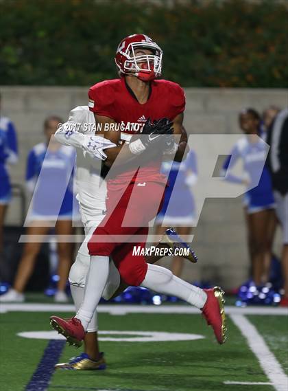 Thumbnail 1 in Norco Cougars vs. Orange Lutheran Lancers photogallery.