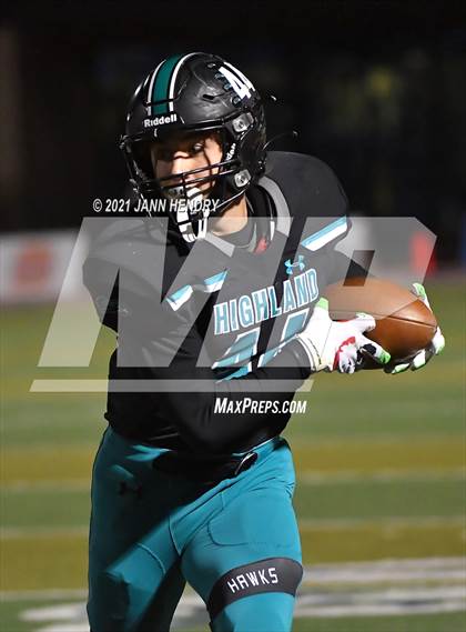 Thumbnail 3 in Highland @ Chaminade-Madonna (Geico Bowl) photogallery.