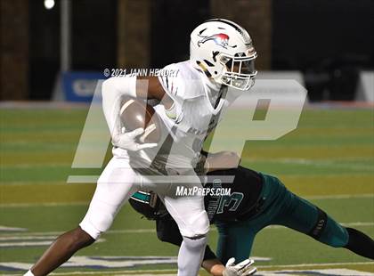 Thumbnail 1 in Highland @ Chaminade-Madonna (Geico Bowl) photogallery.