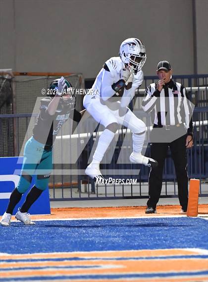 Thumbnail 1 in Highland @ Chaminade-Madonna (Geico Bowl) photogallery.