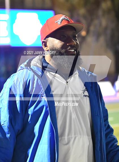 Thumbnail 1 in Highland @ Chaminade-Madonna (Geico Bowl) photogallery.