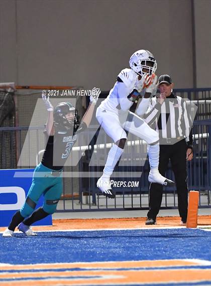 Thumbnail 3 in Highland @ Chaminade-Madonna (Geico Bowl) photogallery.